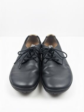 Vivo Barefoot Men's Low-Top Sneaker - Black with Tan Soles and Laces